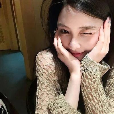 夜空总有最大密度的蓝色 海报